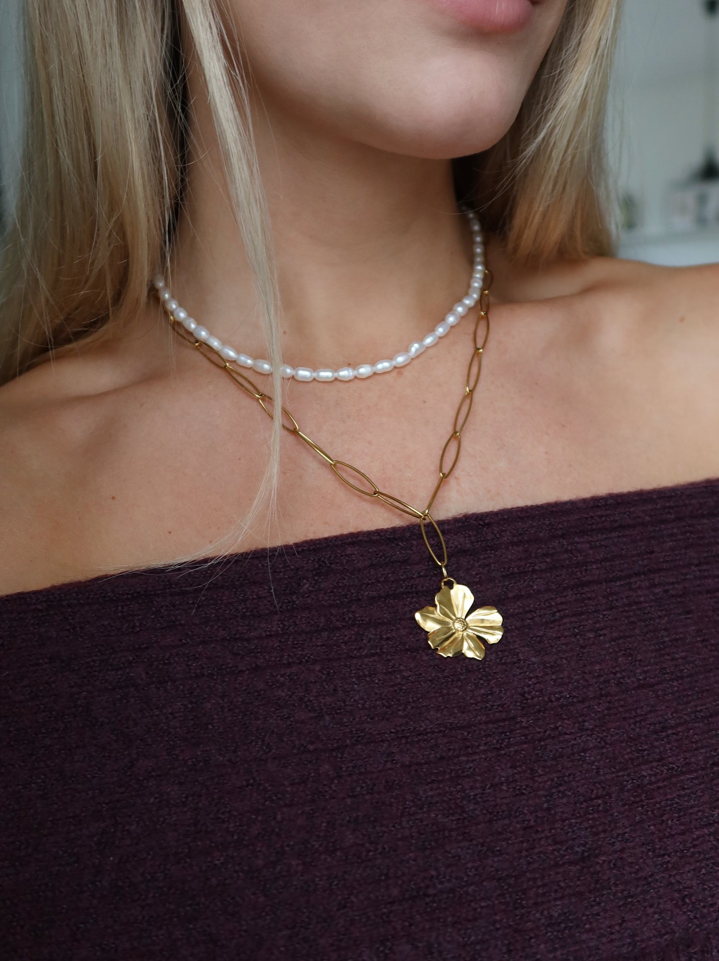 dancing pearl necklace