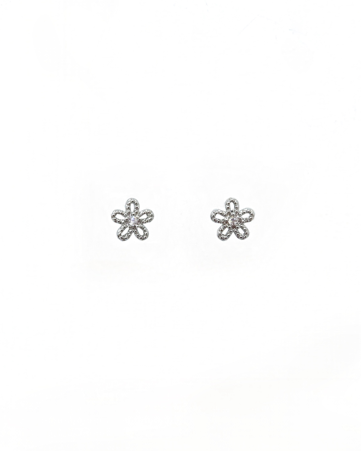 flower studs gold